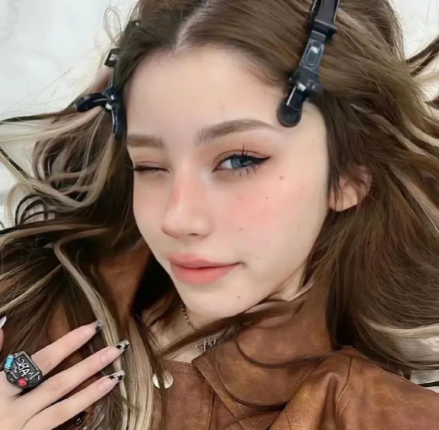 革命历史歌曲表演唱